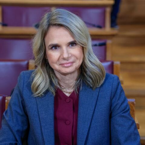 Μιλένα Αποστολάκη: Καταστροφική η αλλαγή του τρόπου αποζημίωσης των ασφαλισμένων υγείας