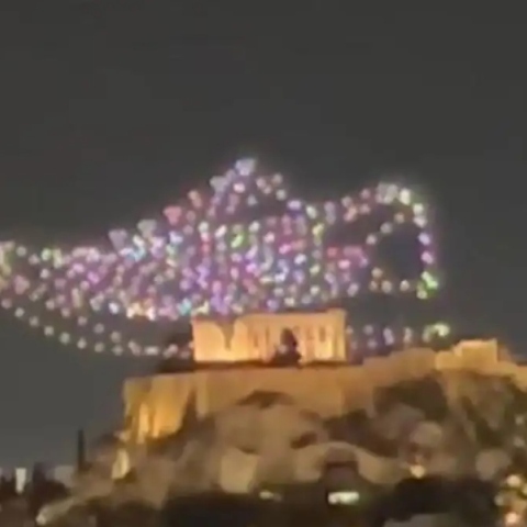 Πατρίδα, θρησκεία, σουβλάκι με πίτα, Datsun, Adidas και χάνι της Γραβιάς