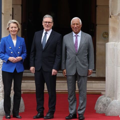 Νέα στρατηγική συνεργασία υπέγραψαν Ηνωμένο Βασίλειο - Ευρωπαϊκή Ένωση - Προϊόν εξάμηνων διαπραγματεύσεων - Το πακέτο μέτρων που περιλαμβάνει