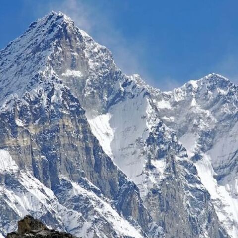 Νεπάλ: Δύο θάνατοι στην τέταρτη υψηλότερη κορυφή στον κόσμο, το Λότσε των Ιμαλαΐων - Ανεβαίνει ο αριθμός των νεκρών ορειβατών.