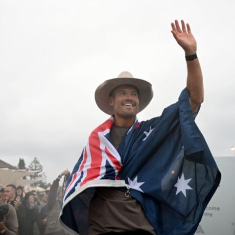 Ο Βρετανός Γουίλιαμ Γκουτζ διέσχισε τρέχοντας την Αυστραλία σε 35 μέρες, διανύοντας 100 χλμ. ημερησίως - Για φιλανθρωπία στη μνήμη της μητέρας του.