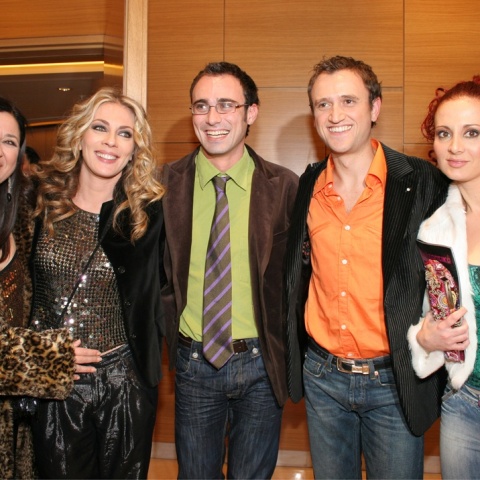 Οι πρωταγωνιστές της σειράς Στο Παρά Πέντε