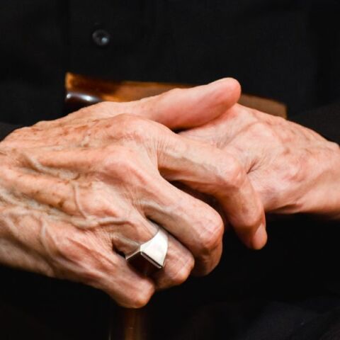 «Ήθελα να την βοηθήσω»: Τι υποστήριξε η 83χρονη που κατηγορείται για εμπορία ανθρώπων στη Θεσσαλονίκη