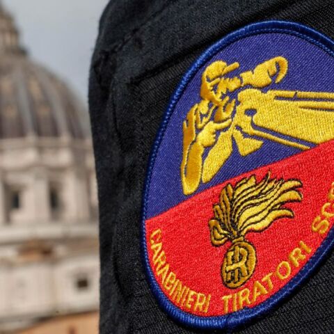 Ιταλία: Ο δήμαρχος της πόλης Σορέντο συνελήφθη επ' αυτοφώρω από την Οικονομική Αστυνομία, ενώ χρηματιζόταν κατά τη διάρκεια δείπνου.