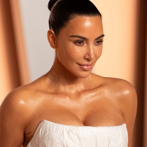 Το νέο σουτιέν της Καρντάσιαν φτιάχτηκε για να σοκάρει 