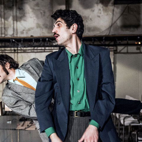 Βαδίζοντας: Η Αλεξάνδρα Καζάζου σκηνοθετεί με έμπνευση Τόμας Μπέρνχαρντ