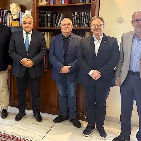 Ο Αντιπρύτανης Ακαδημαϊκών Υποθέσεων και Διασφάλισης Ποιότητας του Πανεπιστημίου Δυτικής Αττικής, Καθηγητής Σταύρος Καμινάρης, ο Υφυπουργός Παιδείας κ. Νικόλαος Παπαϊωάννου, ο Πρύτανης του ΠΑΔΑ, Καθηγητής Παναγιώτης Ε. Καλδής, ο Αντιπρύτανης Έρευνας, Καινοτομίας και Δια Βίου Μάθησης του ΠΑΔΑ, Καθηγητής Πέτρος Καλαντώνης, ο Αντιπρύτανης Διοικητικών και Οικονομικών Υποθέσεων-Βιώσιμης Ανάπτυξης του ΠΑΔΑ, Καθηγητής Αριστείδης Παπαγρηγορίου