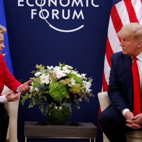 Επικοινωνία φον ντερ Λάιεν με Τραμπ για τους δασμούς - Ζητά προθεσμία έως τις 9 Ιουλίου για «καλή συμφωνία»