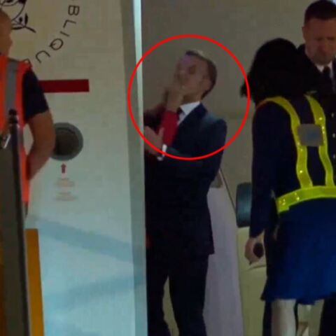 Brigitte Macron χαστουκίζει τον Emmanuel Macron - viral στιγμιότυπο