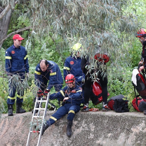 Διασώστες της ΕΜΑΚ