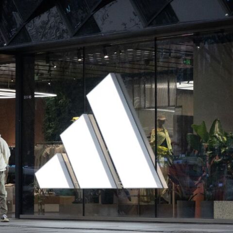 Κυβερνοεπίθεση στην Adidas: Aνακοίνωσε παραβίαση δεδομένων από εξωτερικό χάκερ μέσω τρίτου παρόχου - Δεν επηρεάστηκαν στοιχεία πληρωμών.