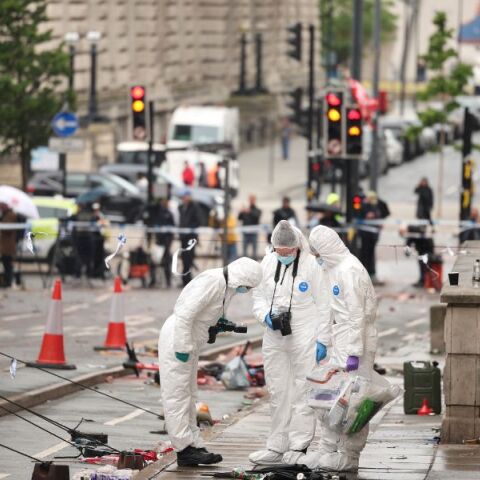 Άνδρας 53 ετών συνελήφθη για απόπειρα ανθρωποκτονίας μετά τη σύγκρουση στην παρέλαση της Λίβερπουλ - 11 άτομα παραμένουν στο νοσοκομείο σε σταθερή κατάσταση.