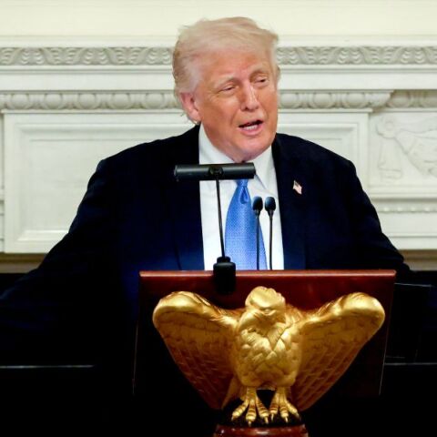 Ο Ντόναλντ Τραμπ έδωσε χάρη σε έναν πρώην σερίφη της Βιρτζίνια που καταδικάστηκε για δωροδοκία 