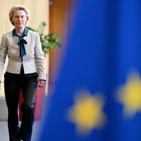 ΕΕ: Η πρόεδρος της Ευρωπαϊκής Επιτροπής Ούρσουλα φον ντερ Λάιεν χαρακτήρισε ειδεχθή τον ισραηλινό βομβαρδισμό σχολείου στη Γάζα