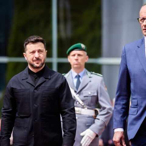 Η Γερμανία θα κατασκευάσει πυραύλους μεγάλου βεληνεκούς με την Ουκρανία και δίνει επιπλέον 5 δισ. ευρώ σε στρατιωτική βοήθεια - Συνάντηση Μερτς - Ζελένσκι