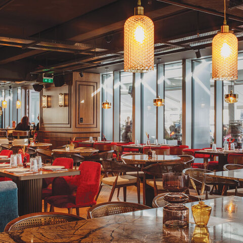 Nice n Easy στον Πύργο του Πειραιά