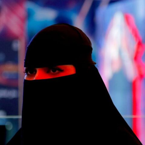 Guardian: Αποκαλύψεις για τα μυστικά «σωφρονιστικά κέντρα» στη Σαουδική Αραβία, όπου γυναίκες τιμωρούνται για «ανυπακοή» με κακοποιήσεις και απομόνωση.