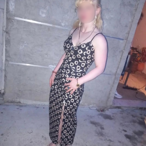 Η 29χρονη ειδικευόμενη ψυχίατρος που συνελήφθη για διακίνηση ναρκωτικών με καλυμένα τα χαρακτηριστικά του προσώπου της