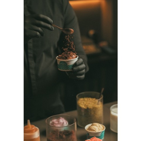 Choureal: Το κορυφαίο προφιτερόλ κάνει «απόβαση» και στη Γλυφάδα