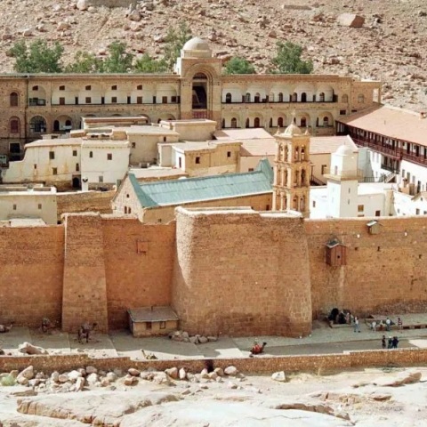 Μονή Αγίας Αικατερίνης Σινά - Το παρασκήνιο της Υπόθεσης