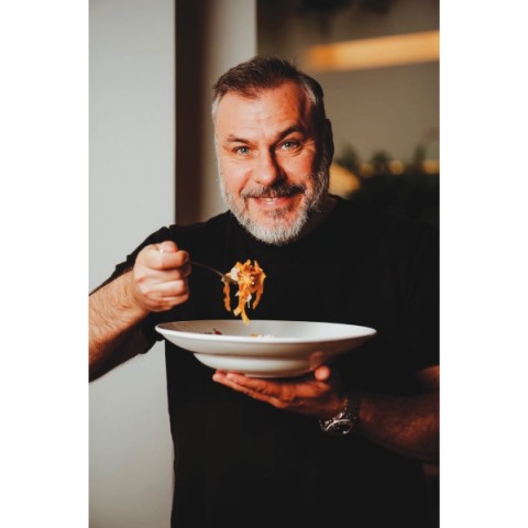 Αισώπου Μύθοι: Πεντανόστιμη ελληνική κουζίνα  στα στενά του Ψυρρή