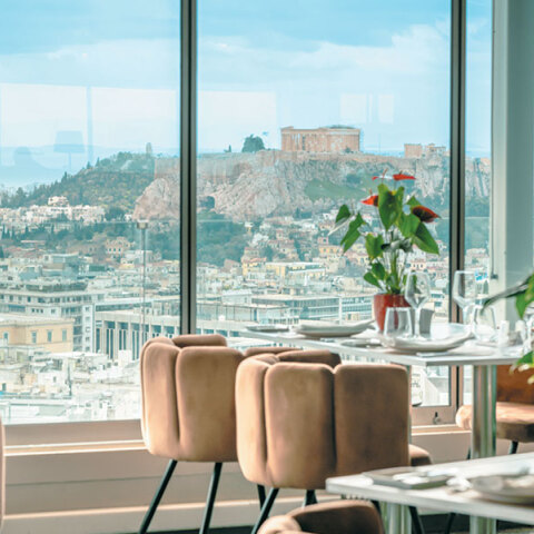 La Suite lounge στον 6ο όροφο του St. George Lycabettus