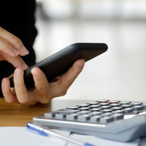 Φορολογικές δηλώσεις 2025: Πώς θα κερδίσετε έκπτωση 3% στον φόρο εισοδήματος