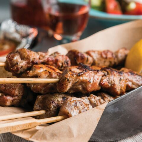 Τα street food αθηναϊκά στέκια που αγαπάμε