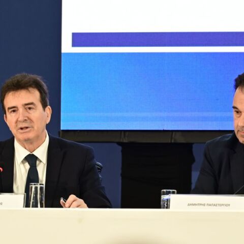 Προσωπικός αριθμός: Παπαστεργίου και Χρυσοχοΐδης παρουσίασαν τα βασικά στοιχεία