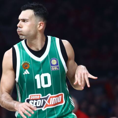 Η αντίδραση του αρχηγού του Παναθηναϊκού, Κώστα Σλούκα, στα συνθήματα σε βάρος του στο ΣΕΦ