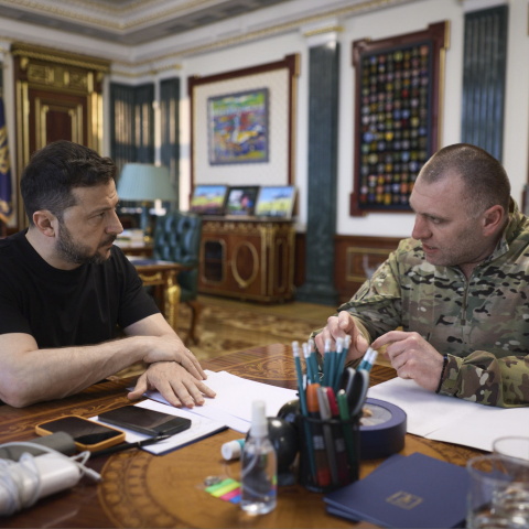 Ο Βολοντίμιρ Ζελένσκι και ο επικεφαλής της επιχείρησης WEB