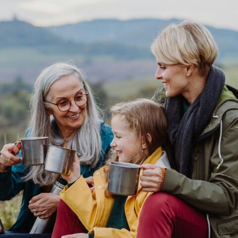 Τι ρόλο παίζει η κατανάλωση καφέ στην υγεία και τη μακροζωία των γυναικών - Πόσα φλιτζάνια είναι ασφαλή και δυνητικά ωφέλιμα 