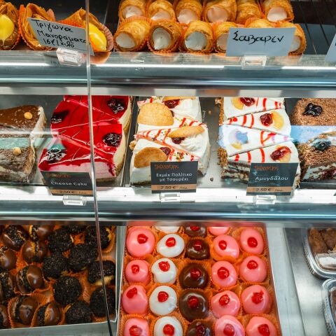 Γλυκάκι θα πάρετε; Έχουμε τα καλύτερα!