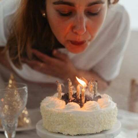 Γήρανση: Πότε μεγαλώνουμε απότομα - Οι έντονες αλλαγές στο σώμα μας σε δύο ηλικιακές φάσεις