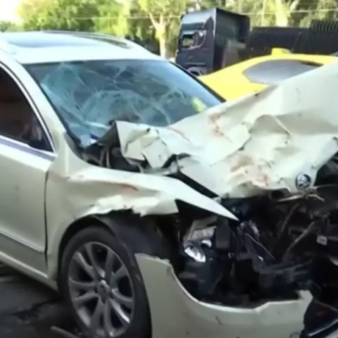 Τραγωδία στον Άλιμο: Νεκρή υπάλληλος καθαριότητας μετά από σύγκρουση ταξί με απορριμματοφόρο στη λεωφόρο Ποσειδώνος - Η ανάρτηση του δημάρχου