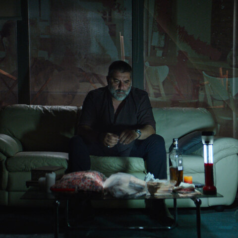 Γιάννης Οικονομίδης - Σπασμένη φλέβα: Οι πρώτες εικόνες από τη νέα του ταινία