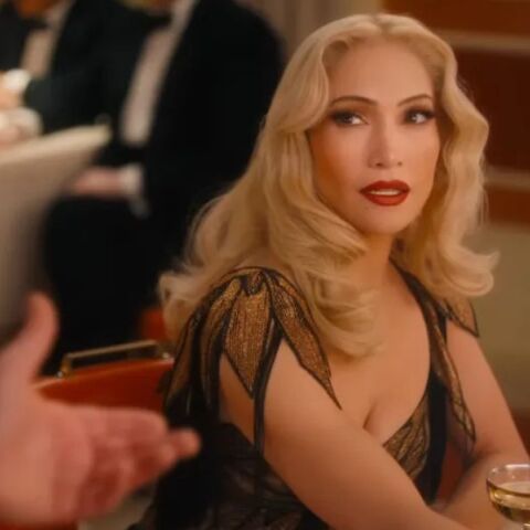 Η Τζένιφερ Λόπεζ αποπνέει την αίγλη του παλιού Χόλιγουντ στο πρώτο teaser trailer του μιούζικαλ «Το Φιλί της Γυναίκας Αράχνης»