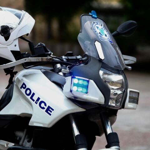 Σύλληψη πατέρα και γιου για περιβαλλοντική ρύπανση στη Θεσσαλονίκη - Άδειασαν καρότσα με επικίνδυνα απόβλητα σε χωράφι στην Επανομή