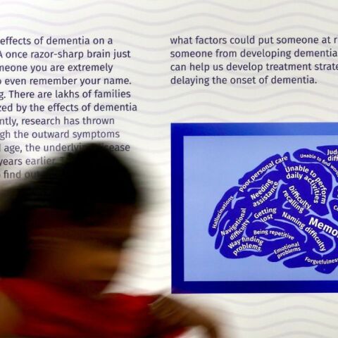 Αιματολογική εξέταση για Αλτσχάιμερ μπορεί να εντοπίσει έγκαιρα συμπτώματα, δείχνει μελέτη - Προοπτική για ταχύτερη και ευκολότερη ανίχνευση της νόσου