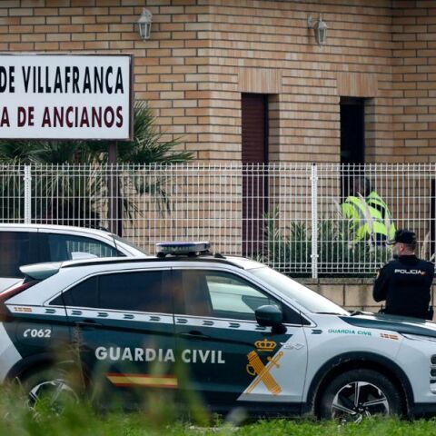 Πυρκαγιά ξέσπασε σε οίκο ευγηρίας στην Ισπανία - Νεκρός ένας άνδρας 93 ετών, 19 άνθρωποι τραυματίστηκαν - Έρευνα της αστυνομίας για το περιστατικό