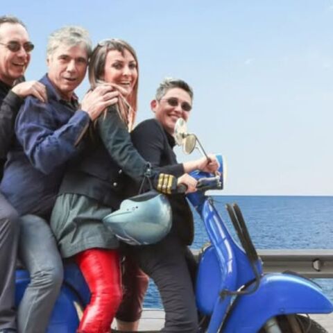 Απεβίωσε ο Χρήστος Κλάρος, μπασίστας του συγκροτήματος Μπλε - Η απώλεια του καταξιωμένου μουσικού προκαλεί θλίψη στην ελληνική σκηνή.