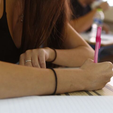 Πανελλήνιες 2025: Σε αναμονή για τις ανακοινώσεις αποτελεσμάτων οι υποψήφιοι των φετινών εξετάσεων - Οι πρώτες εκτιμήσεις για βαθμολογίες και βάσεις