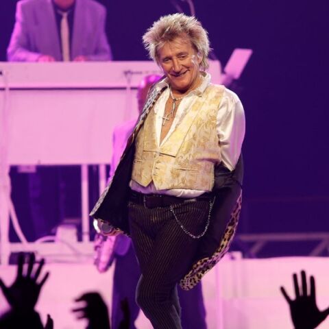 Ο Ροντ Στιούαρτ ακύρωσε έξι συναυλίες στις ΗΠΑ λόγω γρίπης, λίγες εβδομάδες πριν την εμφάνισή του στο φεστιβάλ Γκλάστονμπερι μαζί με τον Ρόνι Γουντ.