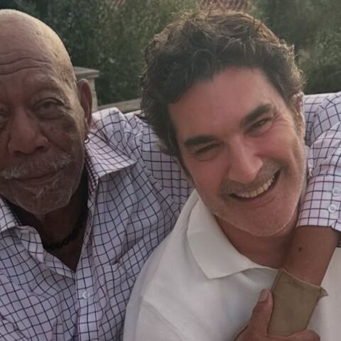 Ο Χριστόφορος Παπακαλιάτης υποδέχτηκε τον Μόργκαν Φρίμαν στους Παξούς - Ο διάσημος ηθοποιός είχε θαυμάσει το «Maestro» του Έλληνα δημιουργού.