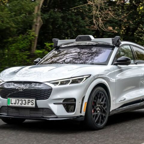 Η Uber ξεκινά δοκιμές αυτόνομων ταξί στο Λονδίνο την άνοιξη του 2026 - Για πρώτη φορά στην Ευρώπη οχήματα χωρίς οδηγό ασφαλείας