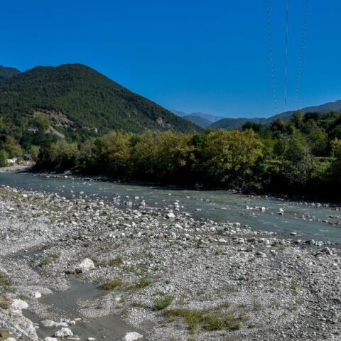 Άρτα: Ανέκτησαν τις αισθήσεις τους τα δύο παιδιά που ανασύρθηκαν από τον Άραχθο ποταμό