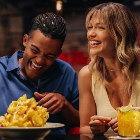 Η Κλέλια Ανδριολάτου και ο Εμμανουήλ Καραλής συνεργάζονται για πρώτη φορά σε μια digital καμπάνια των TGI Fridays, φέρνοντας κοντά τέχνη και αθλητισμό