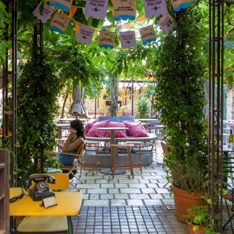 Το Λοκάλι, Ψυρρή