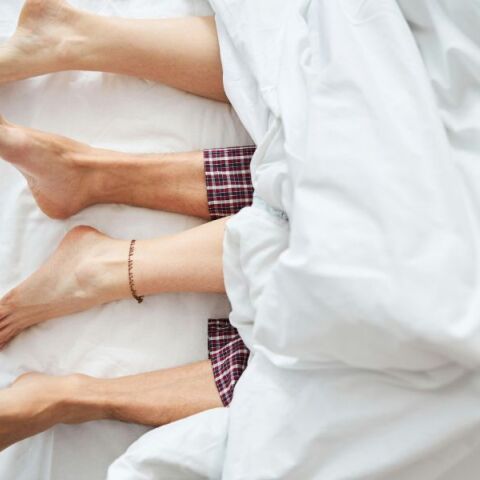 Νιώθετε κι εσείς νευρικότητα στα πόδια σας πριν κοιμηθείτε; - Η πάθηση που ίσως δεν γνωρίζετε ότι έχετε