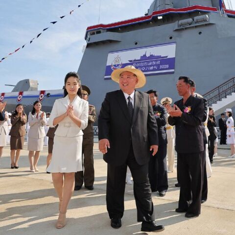 Βόρεια Κορέα: Ισχυρίζεται ότι η καθέλκυση του πολεμικού πλοίου ήταν επιτυχής στη δεύτερη προσπάθεια - Προτεραιότητα για τον Κιμ Γιονγκ Ουν η ανάπτυξη πυρηνικών